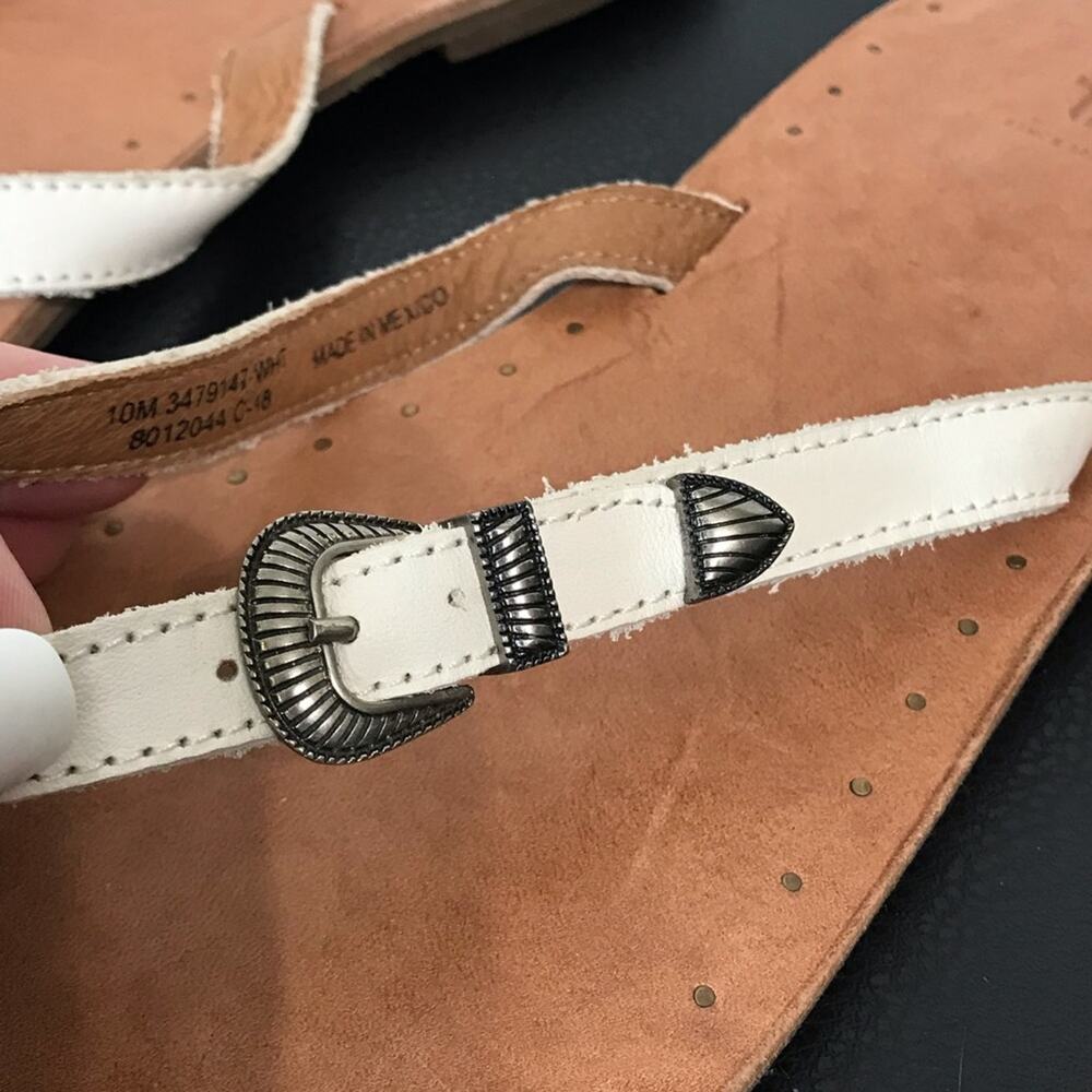 Frye Ally Western White Leather Tipped Buckle Cowgirl Flip Flops Sandals 10 - Picture 10 of 15